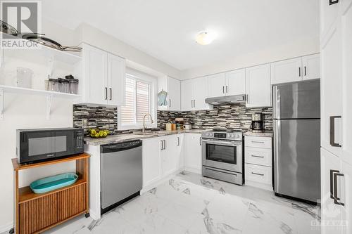 37 Fair Oaks Crescent, Ottawa, ON - Indoor Photo Showing Kitchen With Stainless Steel Kitchen With Upgraded Kitchen