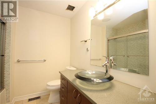 322 Fairlakes Way, Ottawa, ON - Indoor Photo Showing Bathroom