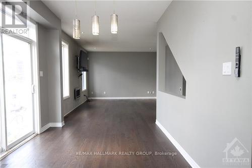 322 Fairlakes Way, Ottawa, ON - Indoor Photo Showing Other Room