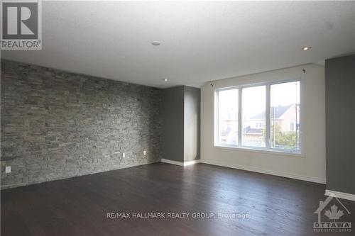 322 Fairlakes Way, Ottawa, ON - Indoor Photo Showing Other Room