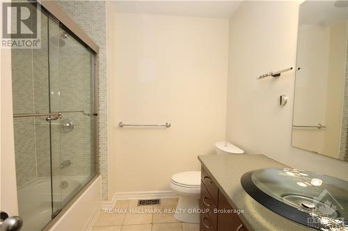 322 Fairlakes Way, Ottawa, ON - Indoor Photo Showing Bathroom