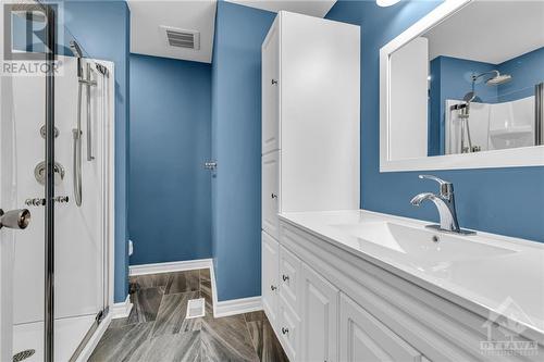 1271 Meadowlands Drive E, Ottawa, ON - Indoor Photo Showing Bathroom