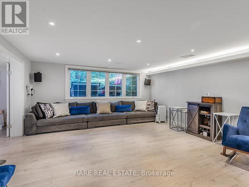 27 Windham Drive, Toronto, ON - Indoor Photo Showing Living Room