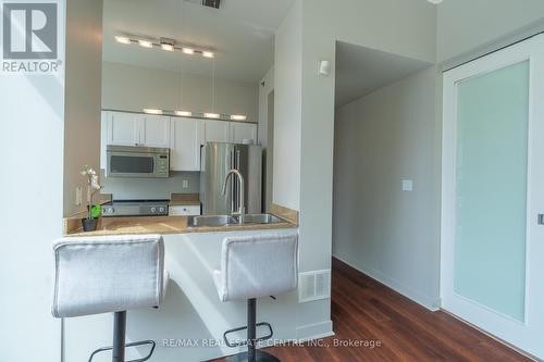 201 - 81 Navy Wharf Court, Toronto, ON - Indoor Photo Showing Kitchen With Double Sink