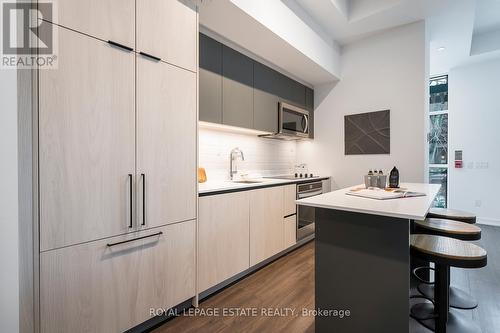 154 Logan Avenue, Toronto, ON - Indoor Photo Showing Kitchen With Upgraded Kitchen