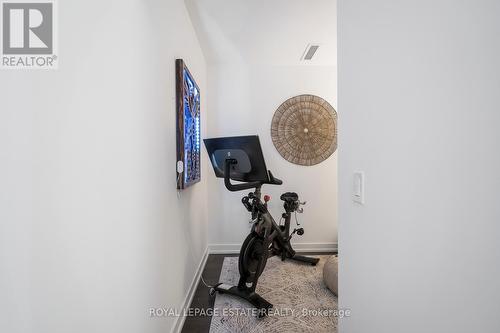 154 Logan Avenue, Toronto, ON - Indoor Photo Showing Gym Room