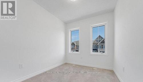 32 Goldeye Street, Whitby, ON - Indoor Photo Showing Other Room