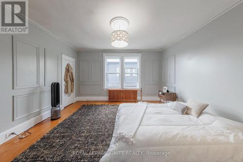 296 King Street E, Oshawa, ON - Indoor Photo Showing Bedroom