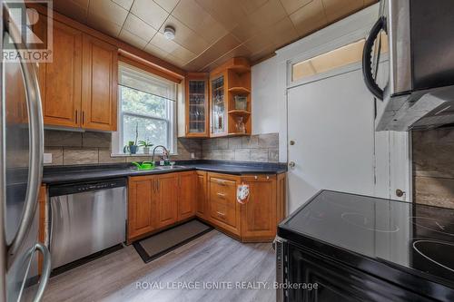 296 King Street E, Oshawa, ON - Indoor Photo Showing Kitchen