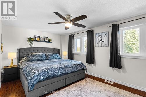 101 Wessenger Drive S, Barrie, ON - Indoor Photo Showing Bedroom