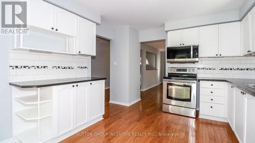 4 Acorn Crescent W, Wasaga Beach, ON - Indoor Photo Showing Kitchen