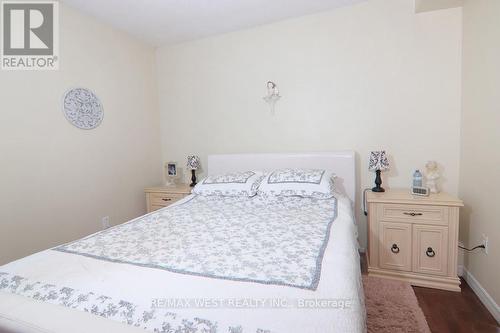 2244 - 2244 Marine Drive, Oakville, ON - Indoor Photo Showing Bedroom