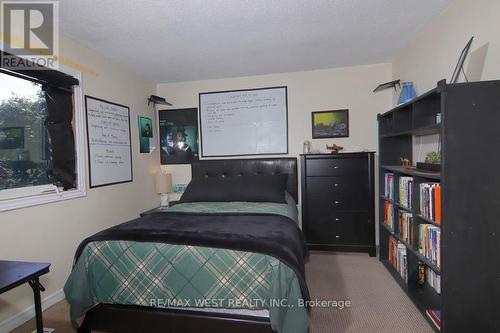 2244 - 2244 Marine Drive, Oakville, ON - Indoor Photo Showing Bedroom