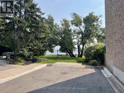 2244 - 2244 Marine Drive, Oakville, ON - Outdoor