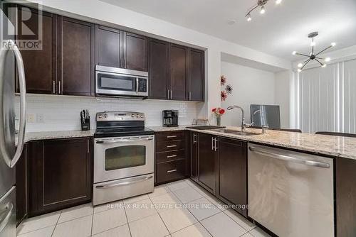 33 - 165 Hampshire Way, Milton, ON - Indoor Photo Showing Kitchen