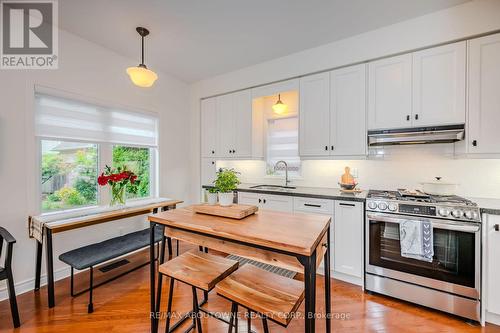 2595 Capilano Crescent, Oakville, ON - Indoor Photo Showing Kitchen