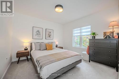 2595 Capilano Crescent, Oakville, ON - Indoor Photo Showing Bedroom