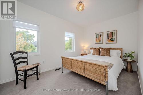 2595 Capilano Crescent, Oakville, ON - Indoor Photo Showing Bedroom