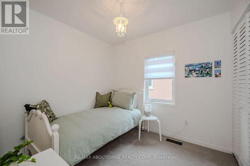 2595 Capilano Crescent, Oakville, ON - Indoor Photo Showing Bedroom