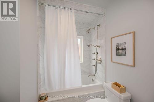 2595 Capilano Crescent, Oakville, ON - Indoor Photo Showing Bathroom