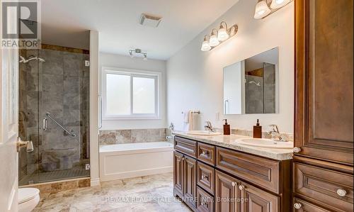 14125 Derry Road, Milton, ON - Indoor Photo Showing Bathroom