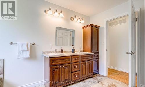 14125 Derry Road, Milton, ON - Indoor Photo Showing Bathroom