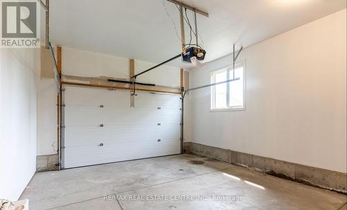 14125 Derry Road, Milton, ON - Indoor Photo Showing Garage