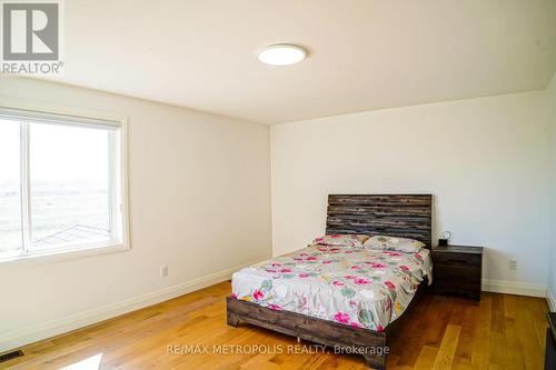 105 Kingsbridge Drive, Amherstburg, ON - Indoor Photo Showing Bedroom