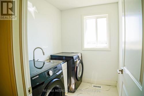 105 Kingsbridge Drive, Amherstburg, ON - Indoor Photo Showing Laundry Room