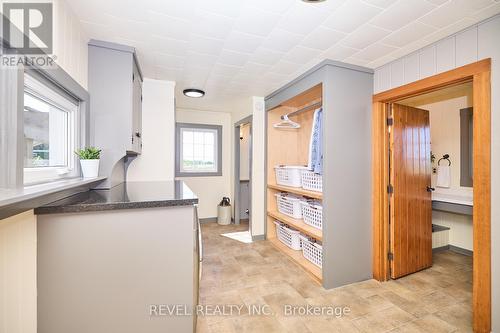 858 Metler Road, Pelham, ON - Indoor