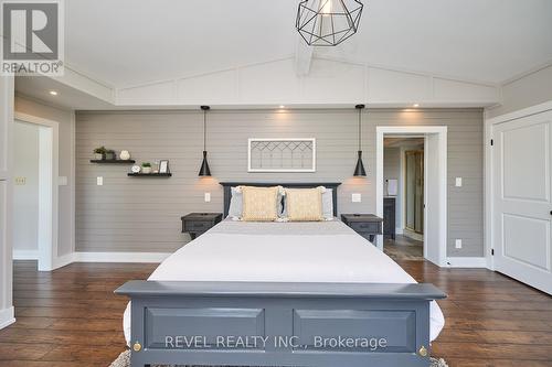 858 Metler Road, Pelham, ON - Indoor Photo Showing Bedroom