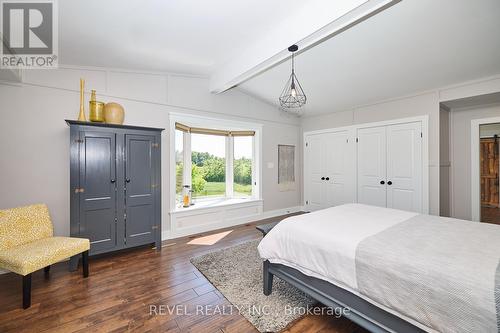 858 Metler Road, Pelham, ON - Indoor Photo Showing Bedroom