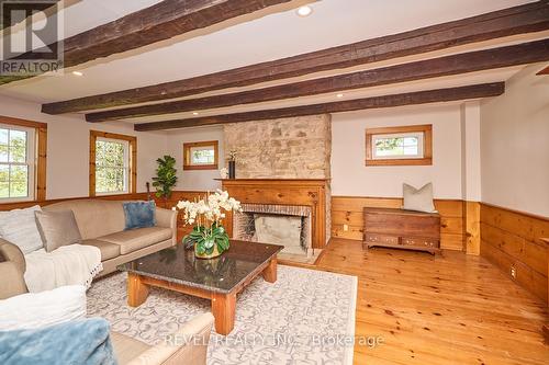 858 Metler Road, Pelham, ON - Indoor Photo Showing Living Room With Fireplace