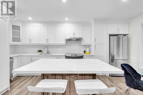 189 Country Club Drive, Guelph, ON - Indoor Photo Showing Kitchen