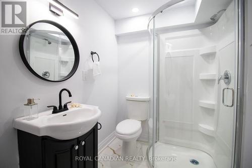 189 Country Club Drive, Guelph, ON - Indoor Photo Showing Bathroom