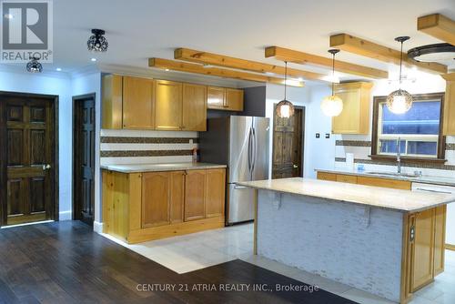 7 Mcmann Drive, Thorold, ON - Indoor Photo Showing Kitchen