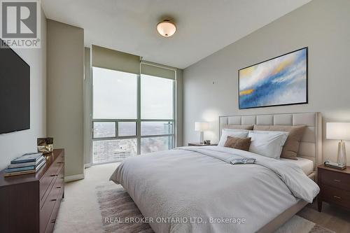 3302 - 3515 Kariya Drive, Mississauga, ON - Indoor Photo Showing Bedroom