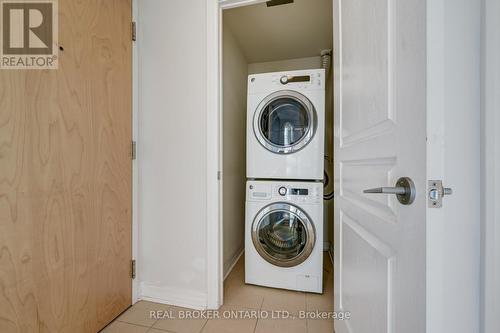 3302 - 3515 Kariya Drive, Mississauga, ON - Indoor Photo Showing Laundry Room