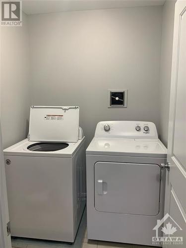 204 Tapadero Avenue, Stittsville, ON - Indoor Photo Showing Laundry Room