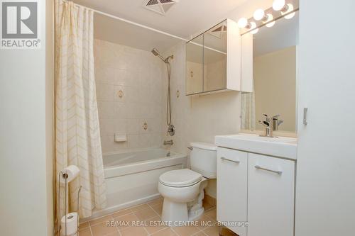 117 - 35 Via Rosedale, Brampton, ON - Indoor Photo Showing Bathroom