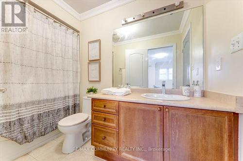 48 Cranborne Crescent, Whitby, ON - Indoor Photo Showing Bathroom