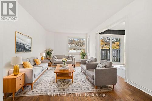 4 Farnham Drive, Brampton, ON - Indoor Photo Showing Living Room