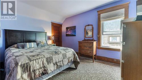 17 Echo Villa Avenue, Brantford, ON - Indoor Photo Showing Bedroom