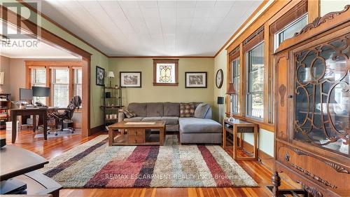 17 Echo Villa Avenue, Brantford, ON - Indoor Photo Showing Living Room