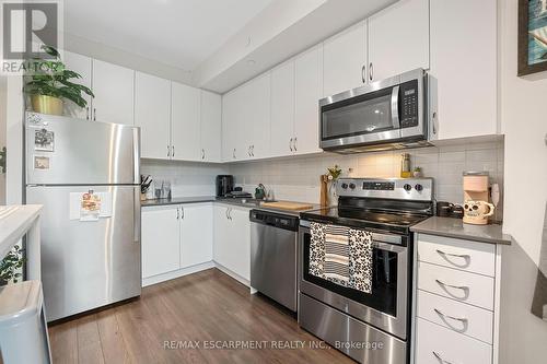 15 - 670 Atwater Avenue, Mississauga, ON - Indoor Photo Showing Kitchen