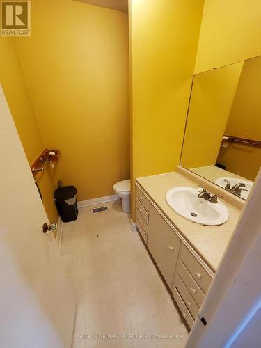 1035 Brough Street, London, ON - Indoor Photo Showing Bathroom