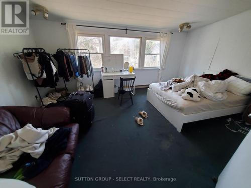 1035 Brough Street, London, ON - Indoor Photo Showing Bedroom