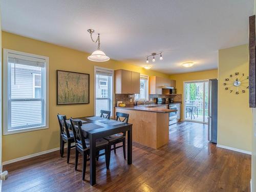 1242 Raven Drive, Kamloops, BC - Indoor Photo Showing Dining Room