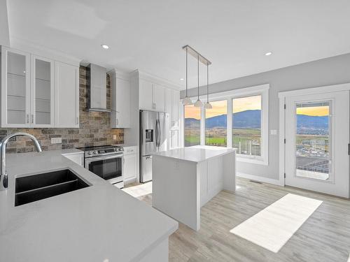 2770 Peregrine Way, Merritt, BC - Indoor Photo Showing Kitchen With Double Sink With Upgraded Kitchen