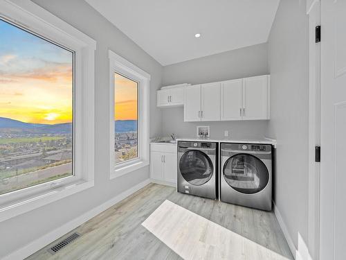 2770 Peregrine Way, Merritt, BC - Indoor Photo Showing Laundry Room